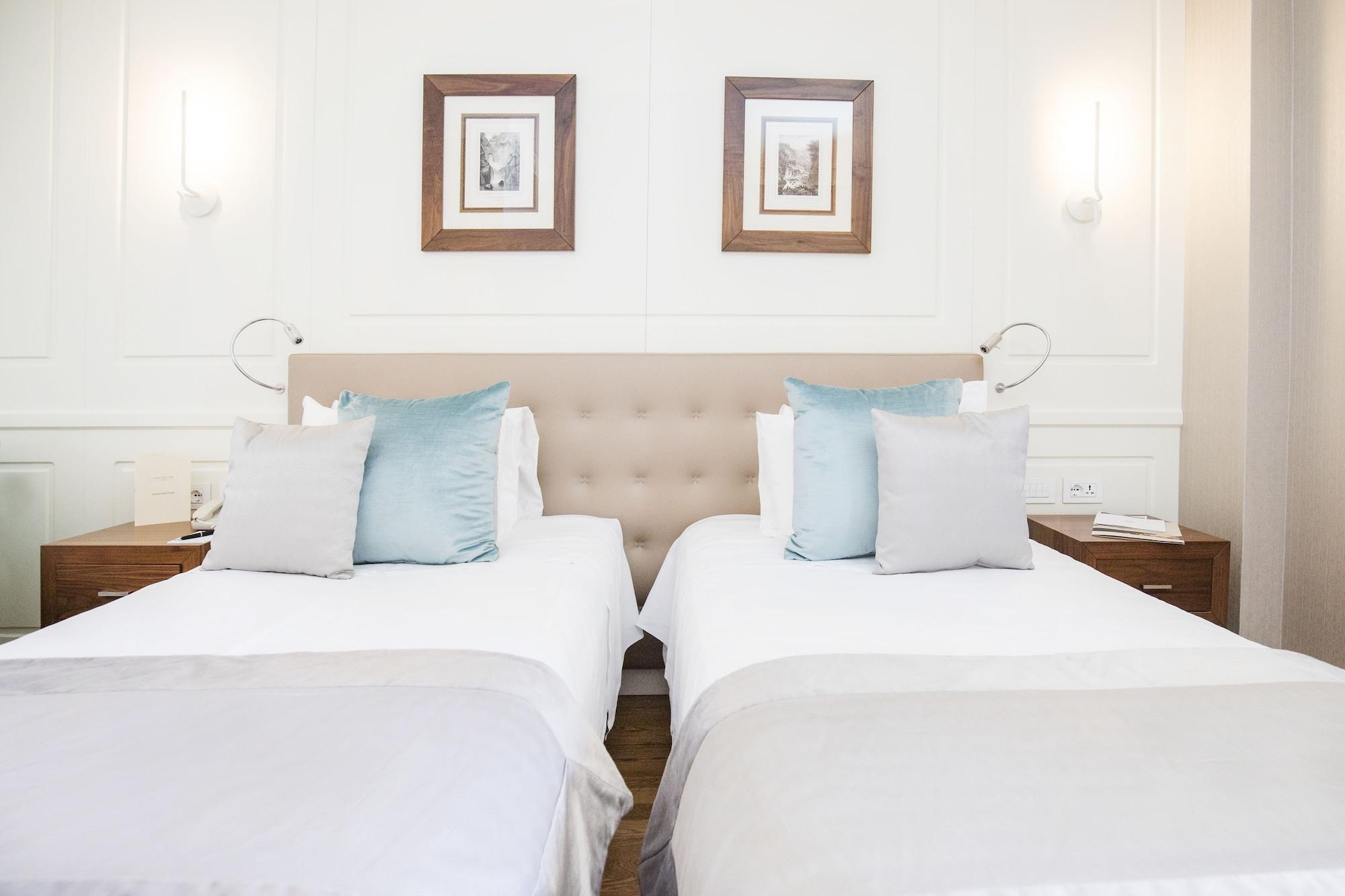 泰尔梅大酒店 西尔米奥奈 外观 照片 A room at the hotel