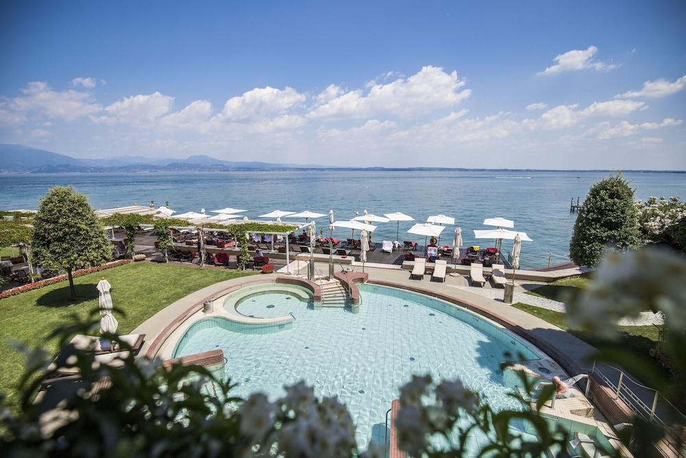 泰尔梅大酒店 西尔米奥奈 外观 照片 The swimming pool at the Dolder Grand