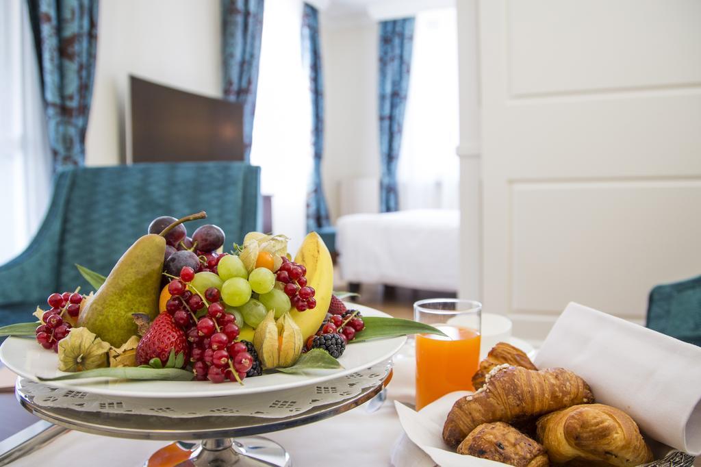 泰尔梅大酒店 西尔米奥奈 外观 照片 Room service