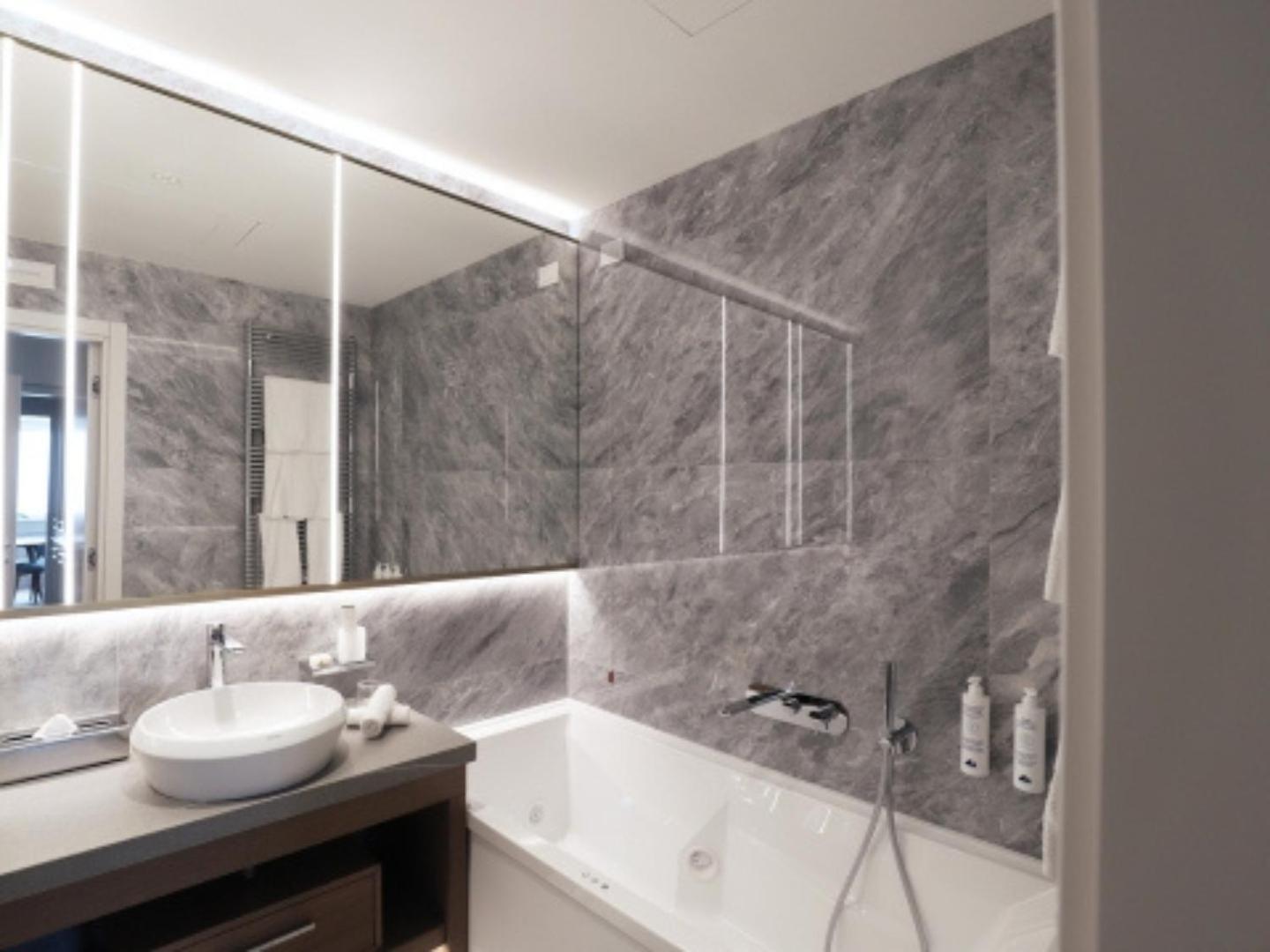 泰尔梅大酒店 西尔米奥奈 外观 照片 Bathroom