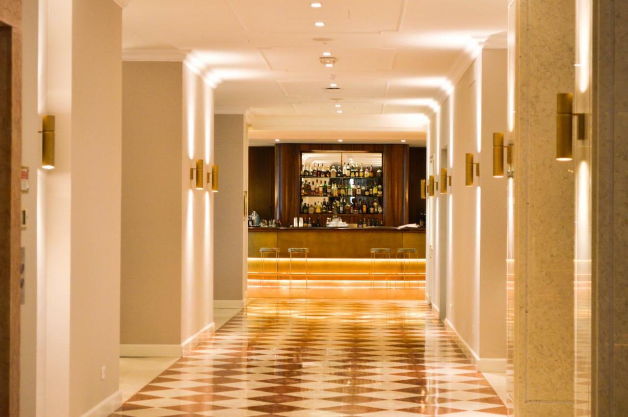 泰尔梅大酒店 西尔米奥奈 外观 照片 The lobby